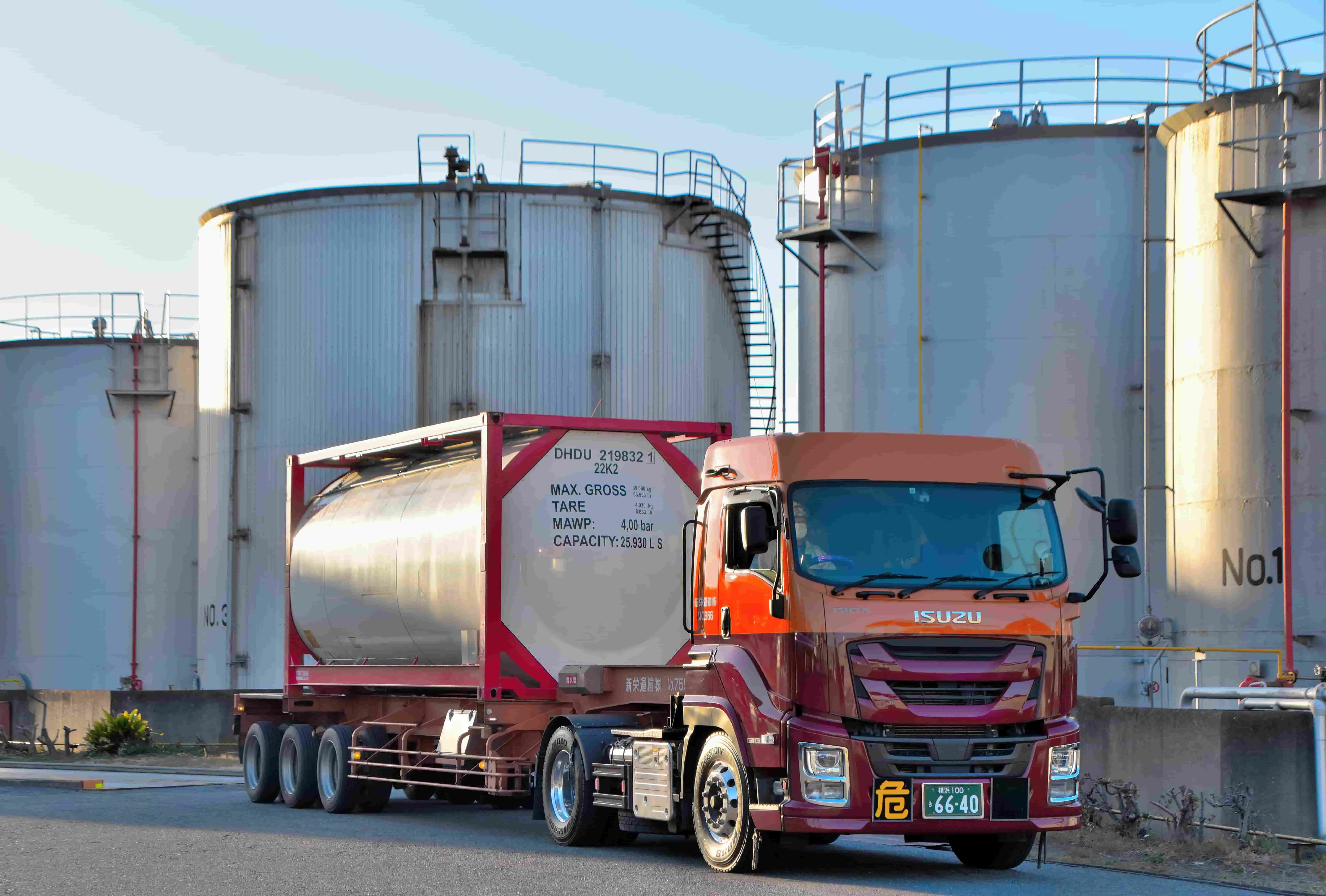 Transportation of liquids and powders